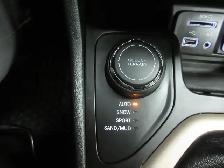 JEEP CHEROKEE 2016 SPORT 4X4 130 300 KM JAMAIS ACCIDENTE BANCS & - Photo 29