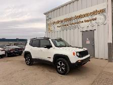2022 Jeep Renegade Trailhawk AWD | Command Start | Heated Seats - Photo 3