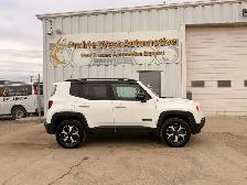 2022 Jeep Renegade Trailhawk AWD | Command Start | Heated Seats - Photo 4
