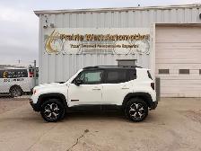 2022 Jeep Renegade Trailhawk AWD | Command Start | Heated Seats - Photo 8
