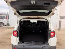 2022 Jeep Renegade Trailhawk AWD | Command Start | Heated Seats - Photo 11
