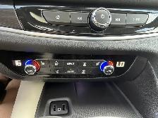 2018 Buick Enclave Essence AWD/ HEATED LEATHER/ 7 PASSENGER/ SUN - Photo 13