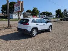 2017 Jeep Cherokee Sport 4WD 4dr Sport - Photo 2