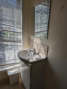 Large Bright Room Private Bath Parking @York University Village - Photo 10