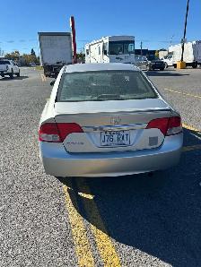 2010 Honda Civic - Photo 2