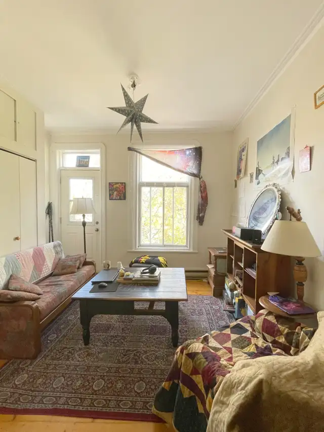 3½ Apartment (plateau) Dec 1st –Lease Transfer – $1,507