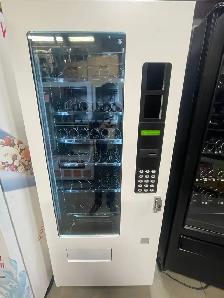Vending Machines - Photo 8