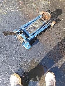 REDUCED TO $45.00 Jack 2,5 ton