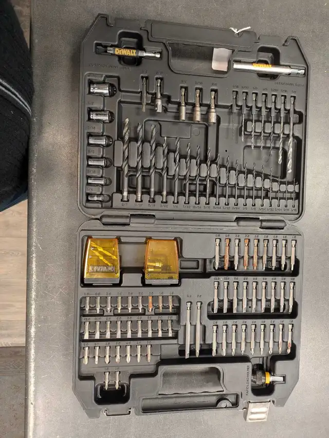 DeWalt drill and driver bit set