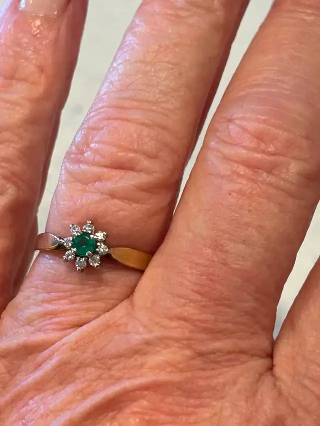 Emerald & Diamond 14k yellow gold Ring