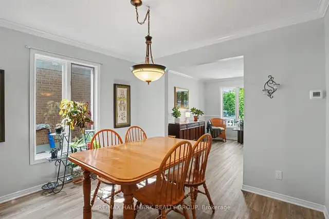 DINING ROOM TABLE and 6 chairs - Solid wood - Light colour