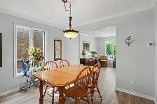 DINING ROOM TABLE and 6 chairs - Solid wood - Light colour