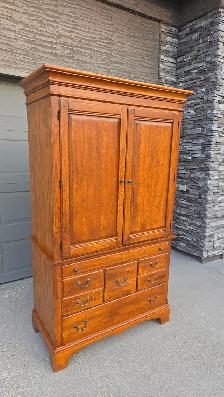AMERICAN DREW SOLID WOOD ARMOIRE/TV CABINET - Photo 2