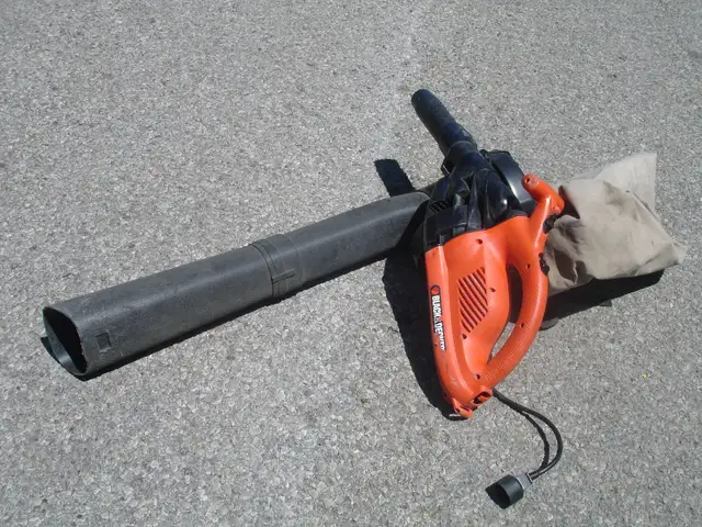 MUST SELL TODAY BLACK & DECKER ELECTRIC LEAF BLOWER WITH BAG!