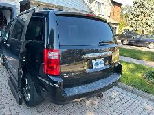 Wheelchair accessible van - Photo 2