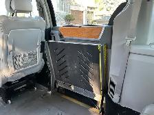 Wheelchair accessible van - Photo 6