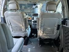Wheelchair accessible van - Photo 7