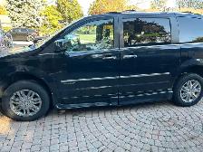 Wheelchair accessible van - Photo 8