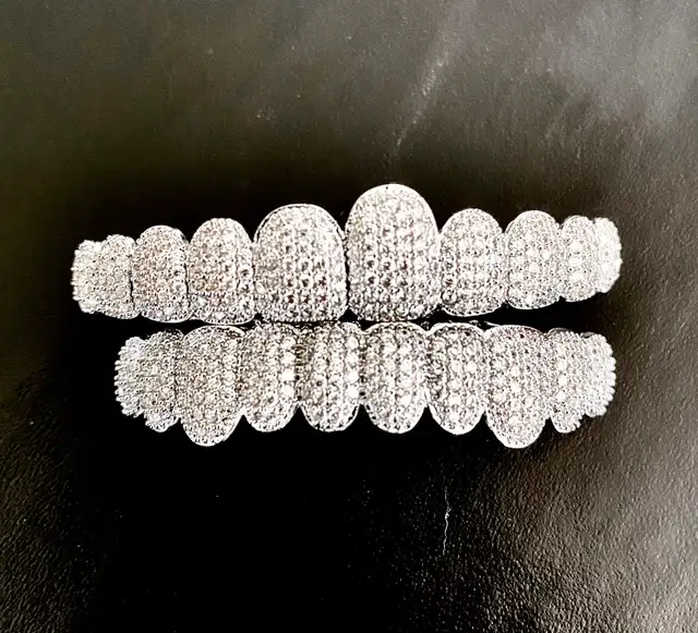 Iced Out Grillz Set (Hip Hop Bling)