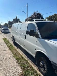 2010 GMC Savana 2500 extended - Photo 2