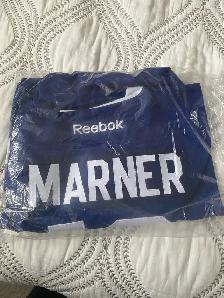 Toronto Maple Leafs Signed Jerseys and Hockey rookie Cards - Photo 2