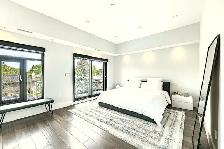 Luxury 5 Bed / 4 Bath Home with Pool & Cabana - Etobicoke - Photo 6