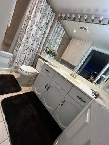 Private furnished Room/Den,in 3 bedroom condo,King/John, Nov 1st - Photo 11