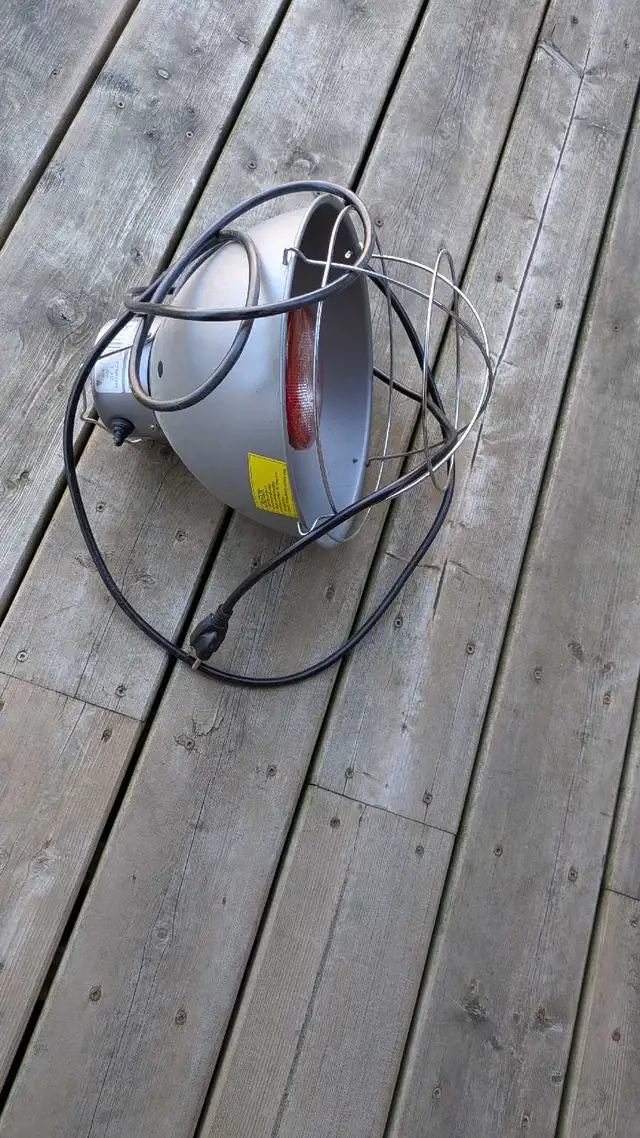 heat lamp and extra bulbs