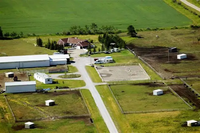 Horse Creek Stables - Boarding North of Cochrane