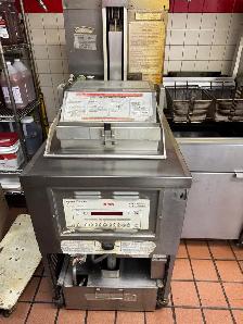 Henny Penny PFG-690 Gas Pressure Fryer - Photo 2