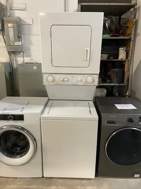 Laveuse sécheuse superposées (stacker) Blanches 24'' Whirlpool