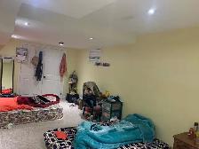 Shared Basement Room for 400 GIRLS ONLY - Photo 6
