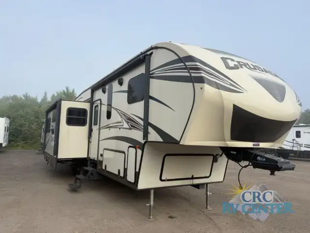 Amazing 4-Slide Bunkhouse 5Th Wheel, Deal of the Year! Must See