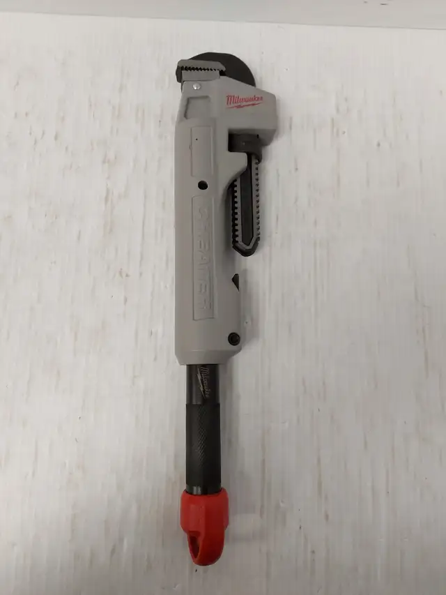 (N92557-1) Milwaukee 48-22-7318 Pipe Wrench