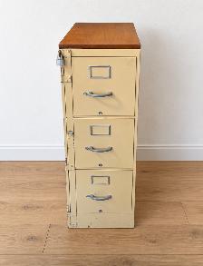 Filing cabinet, sturdy, 3 drawer, lockable, oak finish top