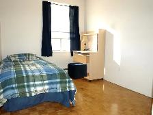 3 Bedroom Zulich Managed Apartment Available December 1st - Photo 8