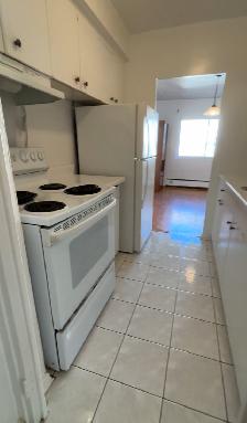 Balconies Spacious 2-Beds Apt in Rosemount $1799 All-Inclusive - Photo 2