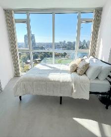 Move In Now: Furnished Yaletown Room, Free Cleaning, Pool & Gym - Photo 2
