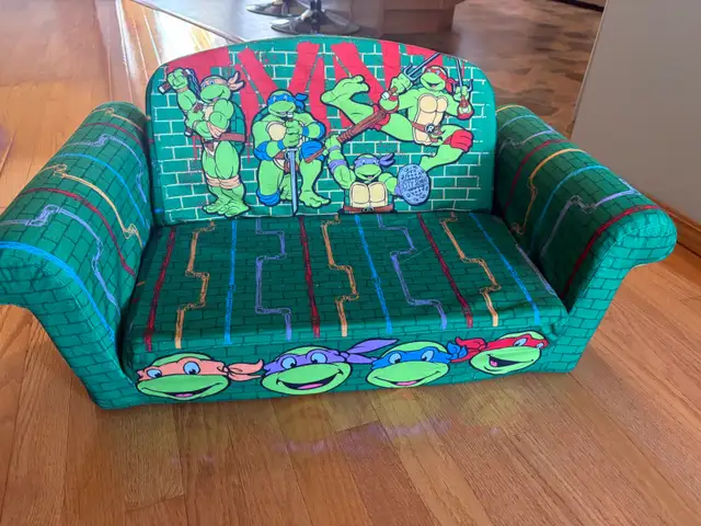 TMNT toddlers fold out couch