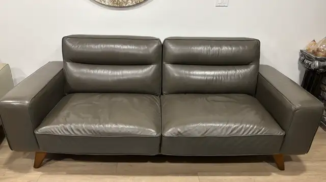 Beautiful Leather Sofa Set- 2 Sofas and 2 Chairs-Great Condition