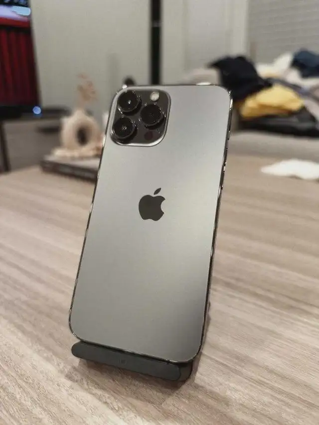 iPhone 13 Pro Max (128GB, 5G) –Mint ConditionBattery Health: 87%