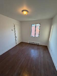 Spacious 5 1/2 for rent Nov. 1st - Photo 2