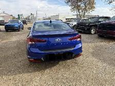 2020 Hyundai Elantra Limited - Photo 4