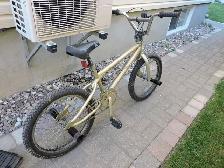 Vélo BMX avec guidon 360 degrés et Pegs. - Photo 5