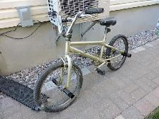 Vélo BMX avec guidon 360 degrés et Pegs. - Photo 6