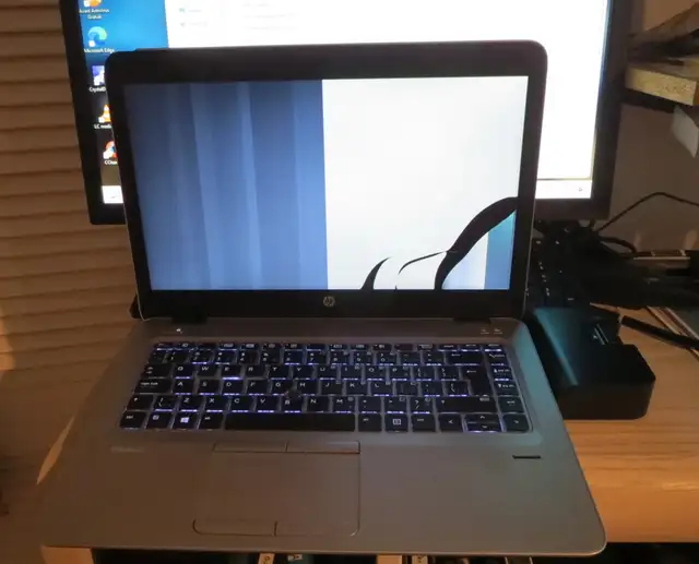 Portable HP elitebook 840 G3 écran brisé