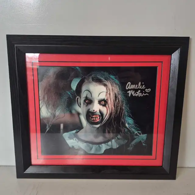 Signed Amelie McLain Terrifier 2 (32731106)