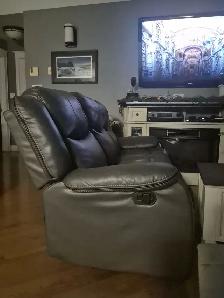 Recling leather  sofa and recling motion   chair - Photo 2