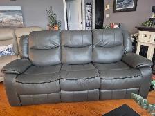 Recling leather  sofa and recling motion   chair - Photo 3