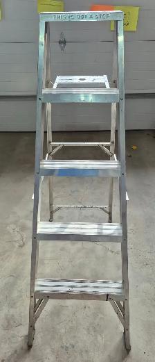 4 Step Ladder foldable